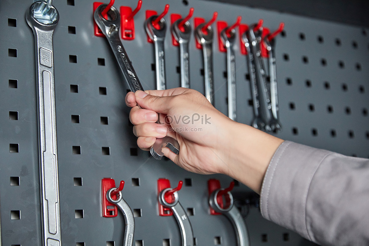 Auto Repair Tool Rack Maintenance Worker Holding Wrench Picture And HD  Photos