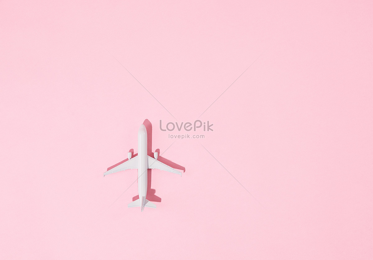 Một không gian máy bay lãng mạn với hình nền màu hồng đáng yêu, tạo cảm giác ngọt ngào cho điện thoại của bạn. Với các hình ảnh máy bay đầy màu sắc, bạn sẽ cảm thấy như mình đang đắm mình trong không gian tuyệt vời giữa những chuyến bay xa hoa. Hãy cập nhật ngay hình nền máy bay màu hồng này để tận hưởng không gian mới lạ trên điện thoại của mình.