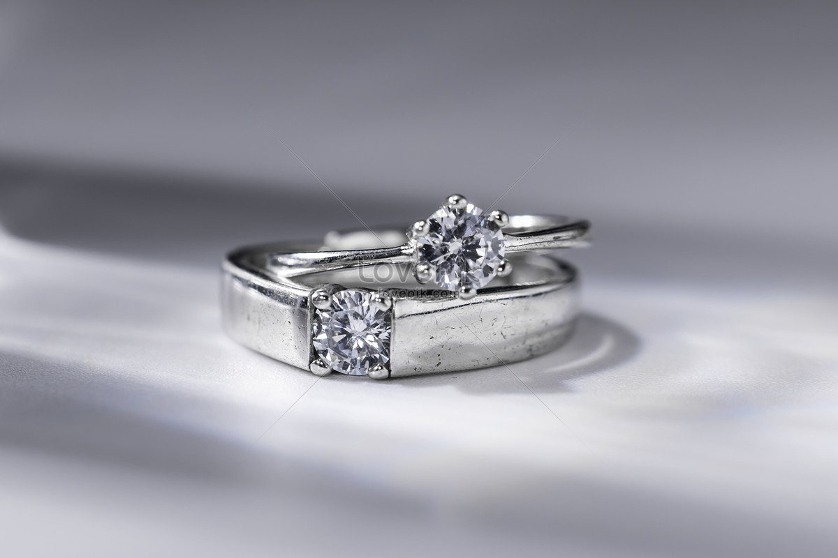 17,031 Diamond Ring Stock Video Footage - 4K and HD Video Clips |  Shutterstock