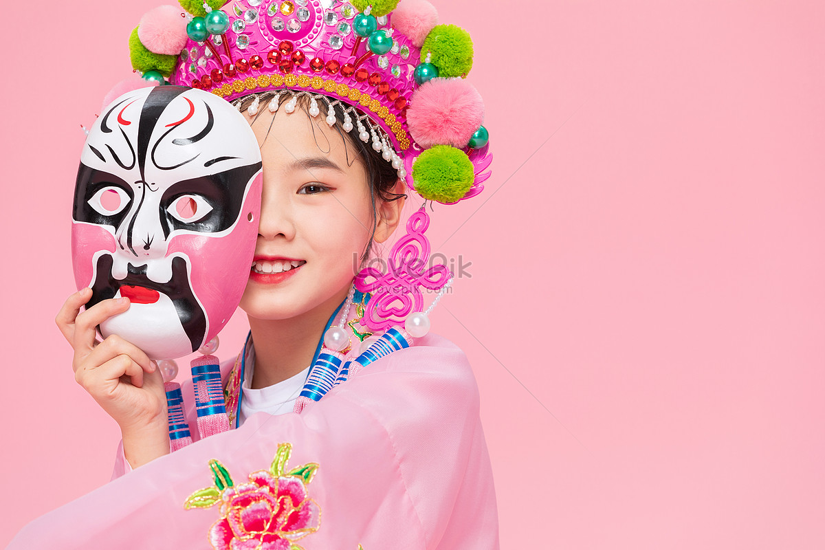 genopretning tilstødende Afskrække Guochao Childrens Drama Costume Holding Peking Opera Mask Picture And HD  Photos | Free Download On Lovepik