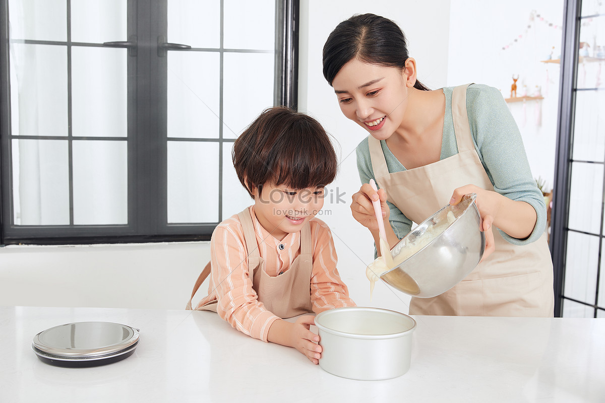 Японская мама на кухне