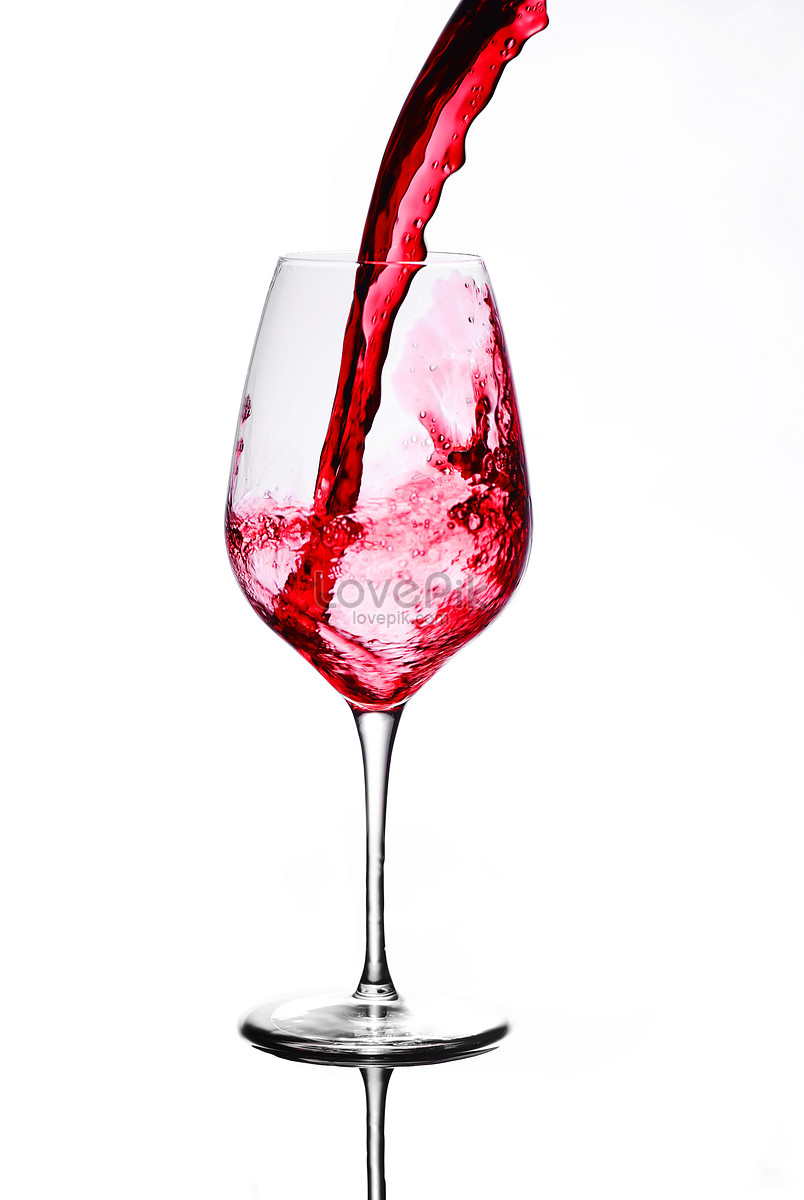 https://watermark.lovepik.com/photo/20211208/large/lovepik-splashed-wine-poured-into-a-red-wine-glass-picture_501605475.jpg