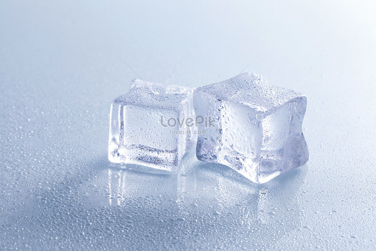 https://watermark.lovepik.com/photo/20211208/large/lovepik-two-ice-cubes-close-up-picture_501631258.jpg