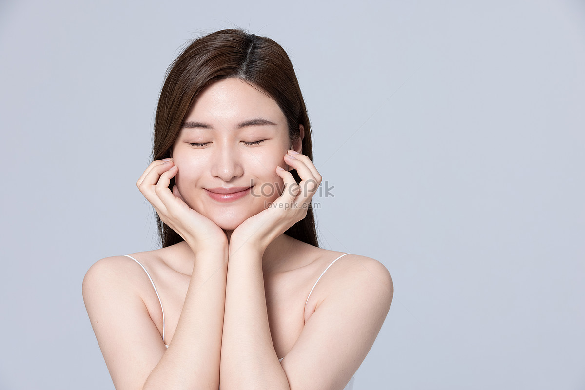 Bonita Face De Uma Jovem Com a Maquiagem Azul Dos Olhos Foto de