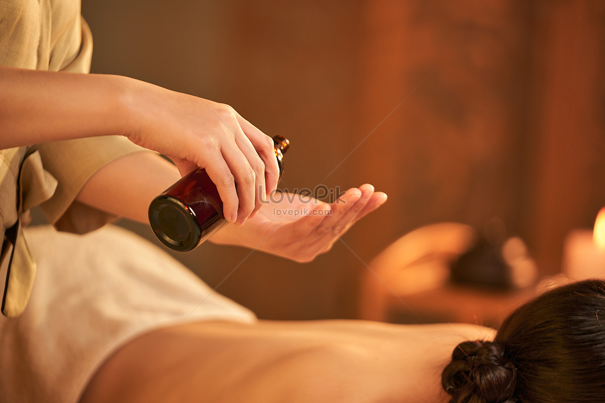 Close Up Of Hands Of Masseuse Holding Textile Massage Spa Equipment. Stock  Photo, Picture and Royalty Free Image. Image 46915482.