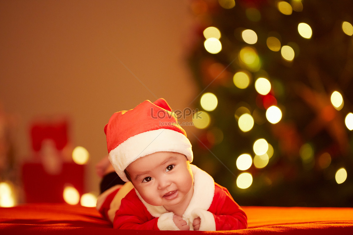 Cute Baby Wearing Christmas Clothes At Christmas Picture And HD Photos ...