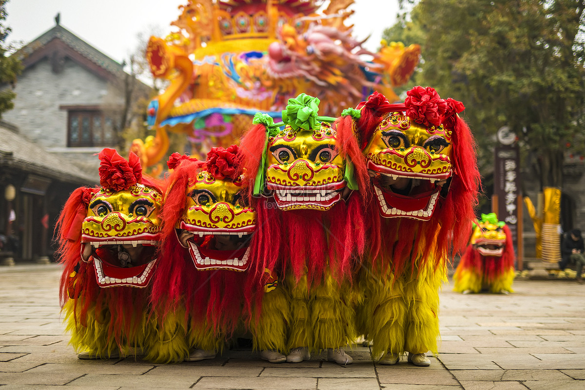 Danza Del Dragón Y El León En Jiangbei Water Town Foto | Descarga ...