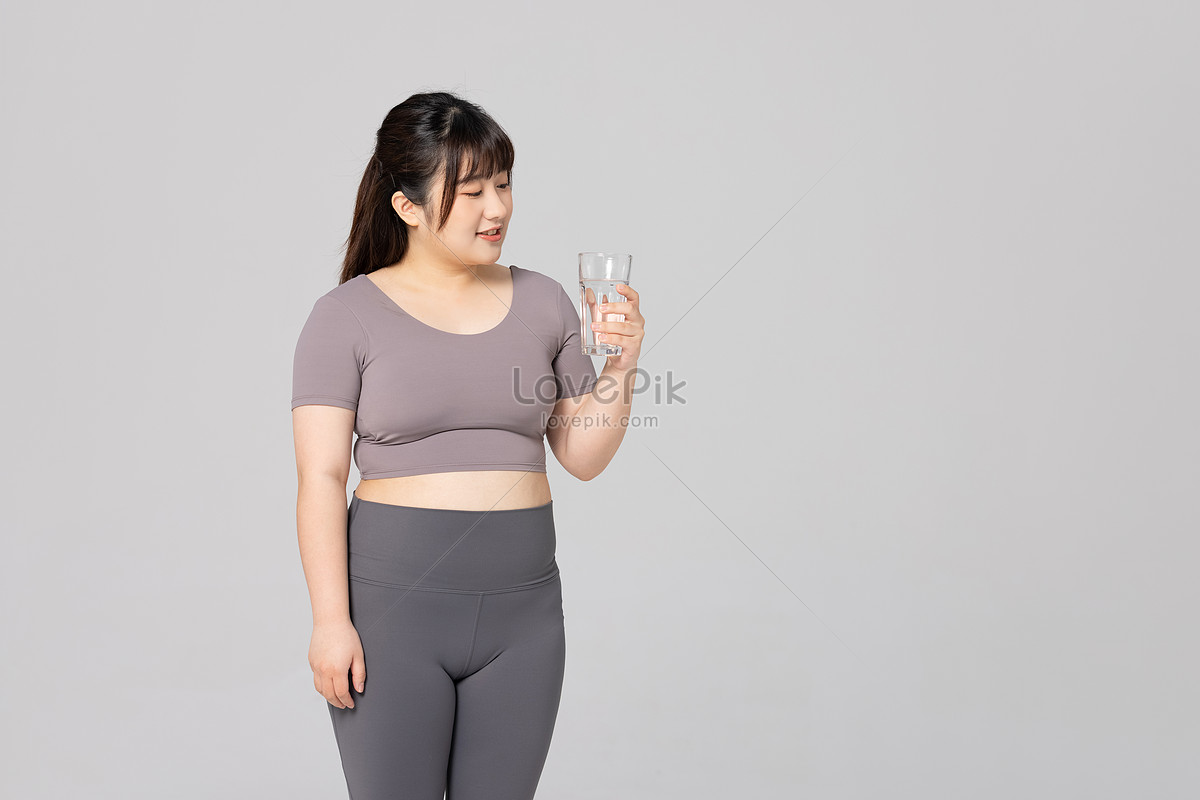 89,000+ Chubby Woman Pictures