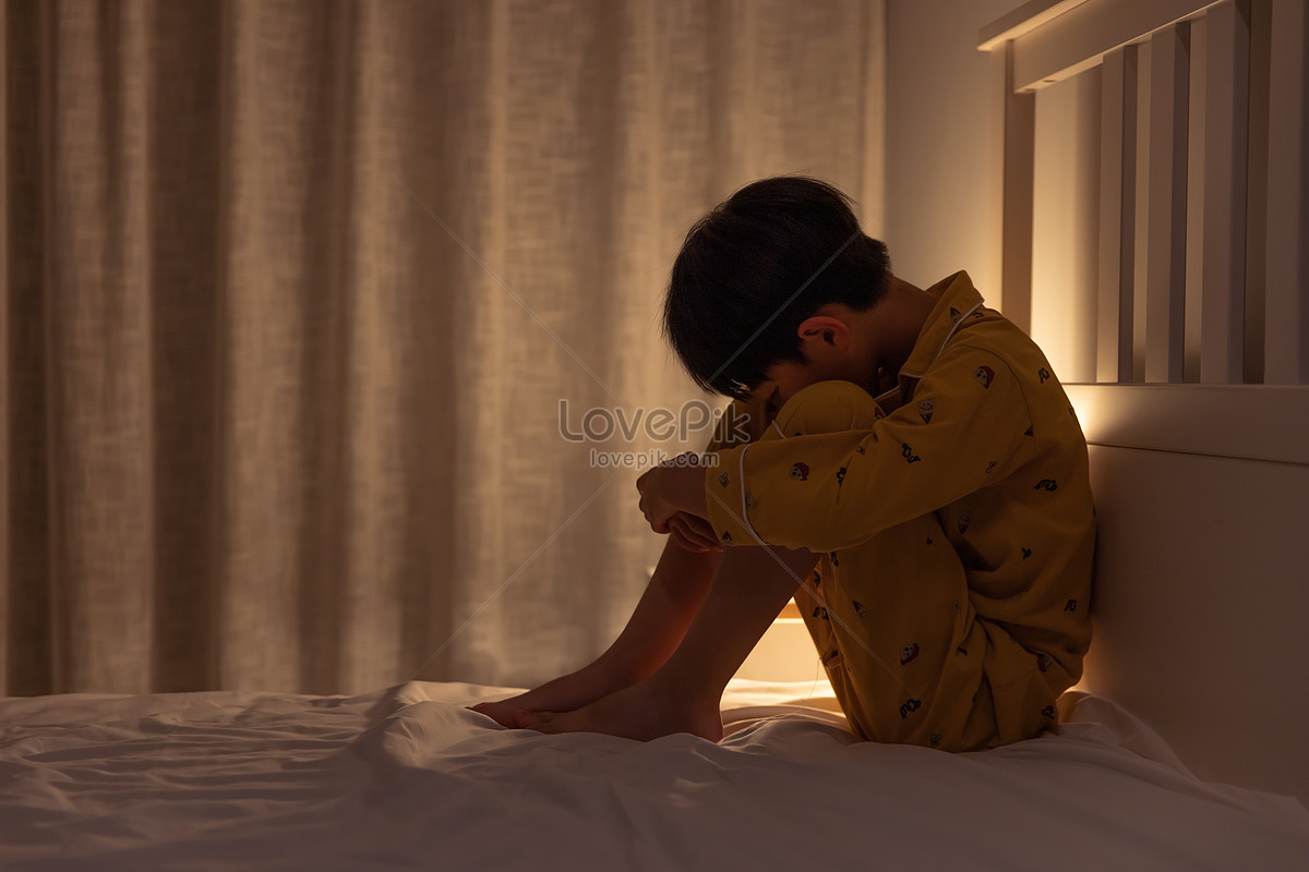 Little Boy Sitting In Bed Crying Picture And HD Photos | Free ...