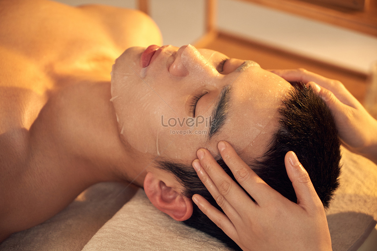 Massage đầu: Hình ảnh sẽ giúp bạn trải nghiệm một màn massage đầu thư giãn, đầy tình cảm và sự chăm sóc. Mọi căng thẳng sẽ tan biến, giấc ngủ cũng trở nên ngon hơn sau khi xem và cảm nhận.