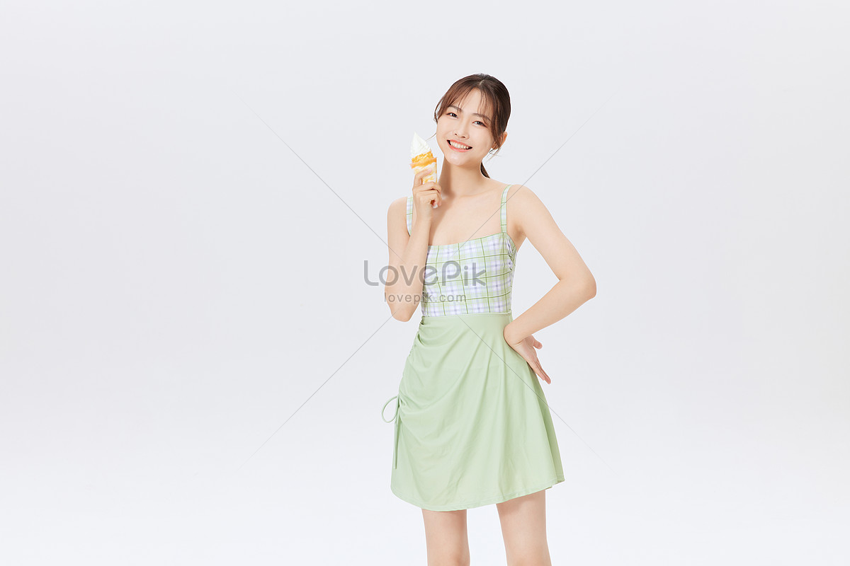 여름 멋진 여자 손을 잡고 아이스크림 사진 무료 다운로드 - Lovepik