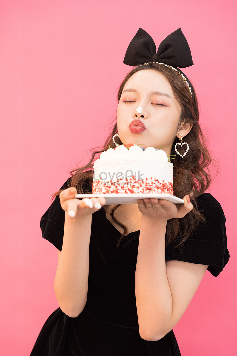 Sweetheart Girl Eating Cake Picture And Hd Photos Free Download On Lovepik 