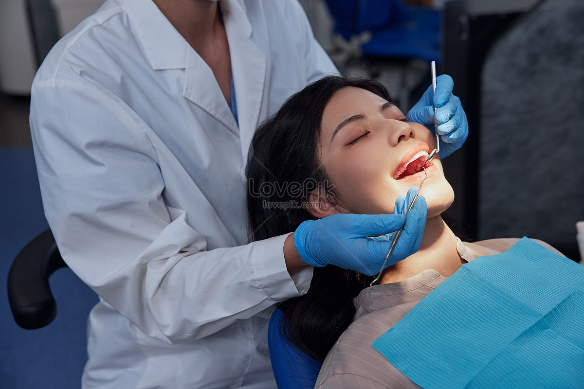 Dentists Do Dental Treatment For Female Patients Picture And HD Photos |  Free Download On Lovepik