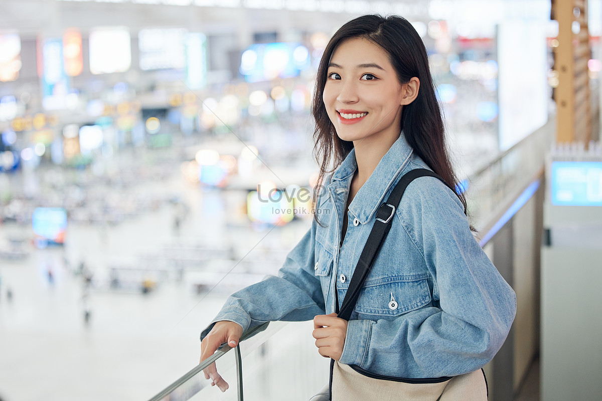 Female Image Of The Train Station Waiting Room Picture And HD Photos