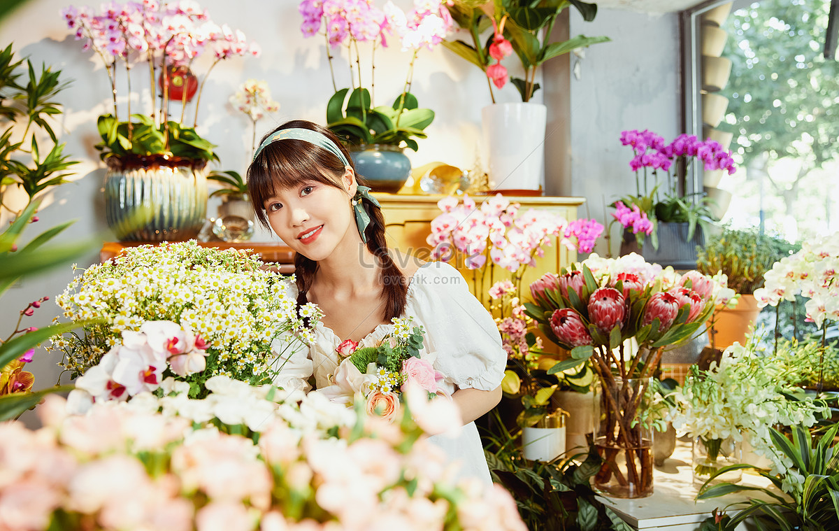 Floristería Belleza Hermana Pequeña Compra Flores Foto | Descarga Gratuita  HD Imagen de Foto - Lovepik