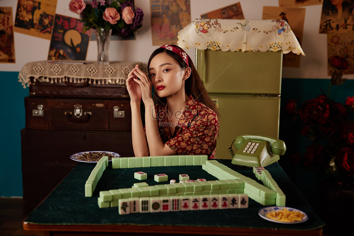 Gentle Temperament Hong Kong Style Retro Beauty Sitting At The Table  Picture And HD Photos | Free Download On Lovepik