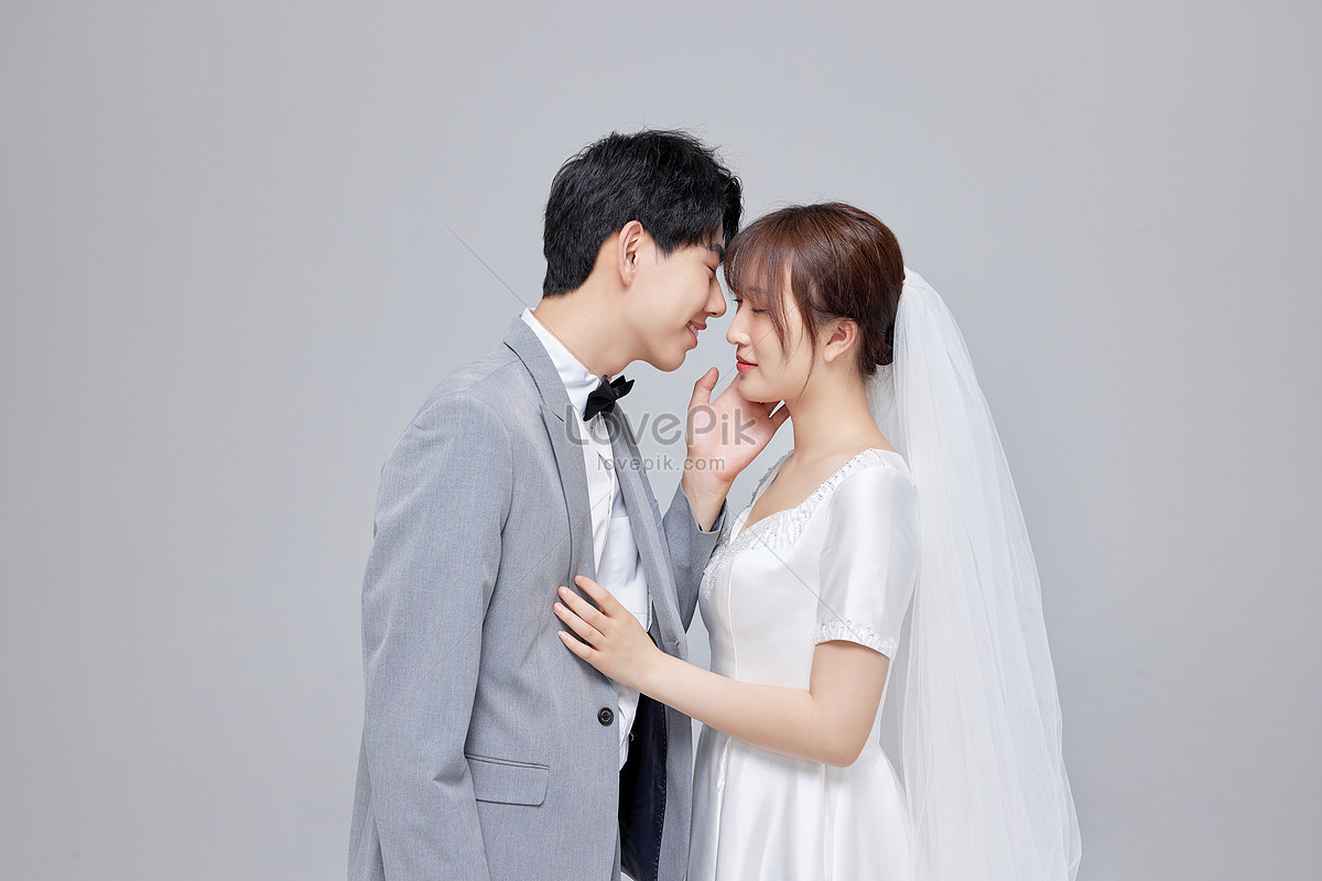Hãy cùng chiêm ngưỡng bức ảnh của một cặp đôi Hàn Quốc đầy ấn tượng với vẻ ngoài trẻ trung và tình cảm đong đầy sức sống. Bức ảnh sẽ khiến bạn cảm thấy mê hồn với tình yêu của họ.