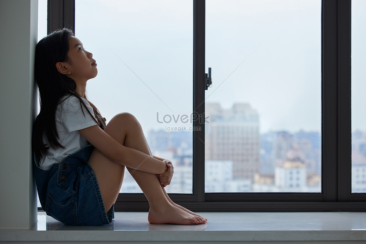 lonely child girl