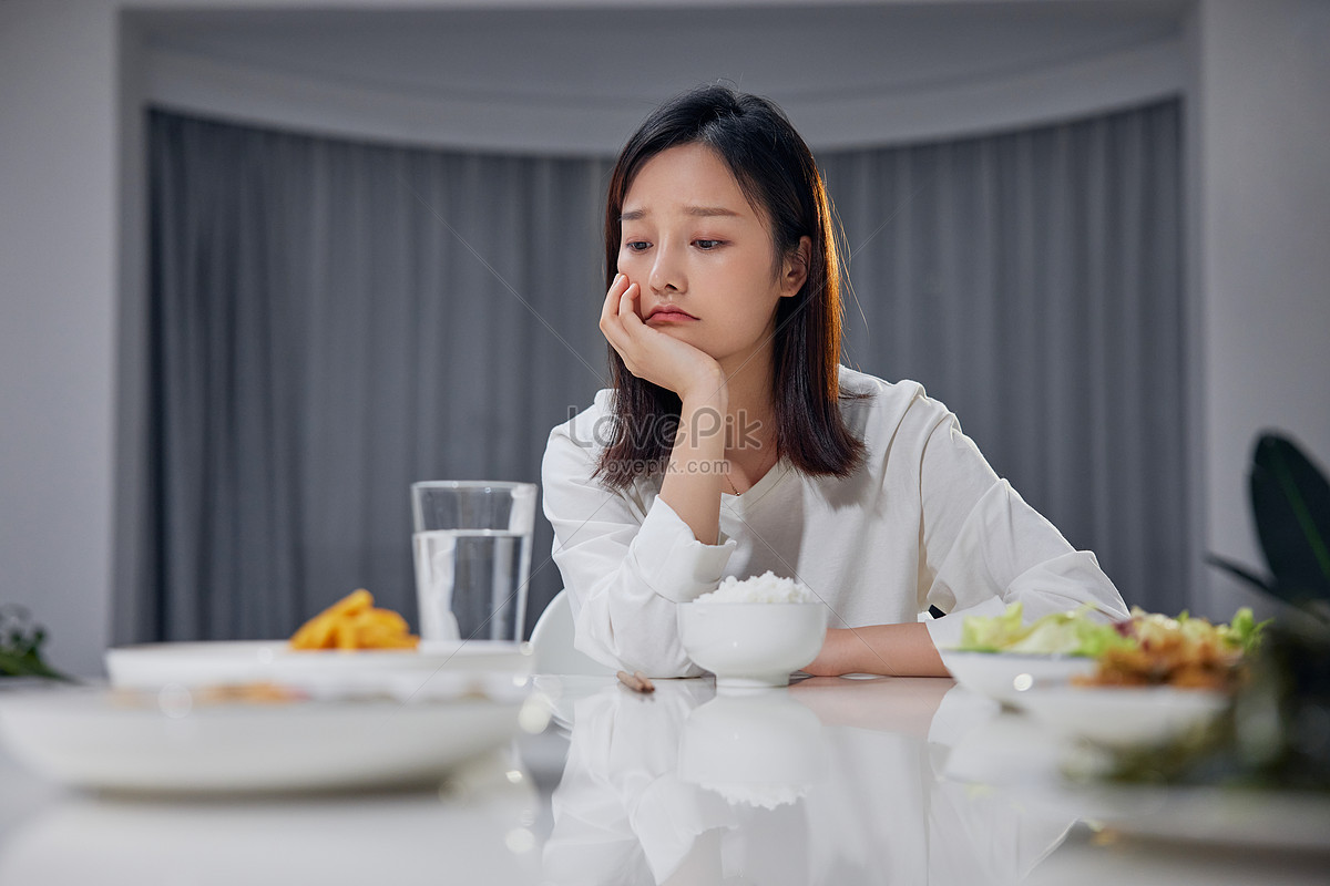 asian eating alone sad