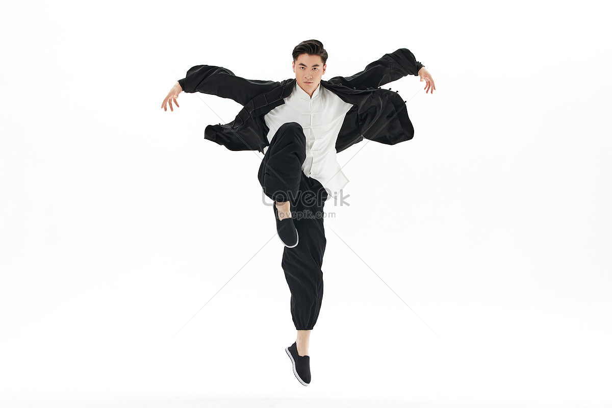 Photo de Mouvement Des Arts Martiaux Masculins Taiji Kung Fu