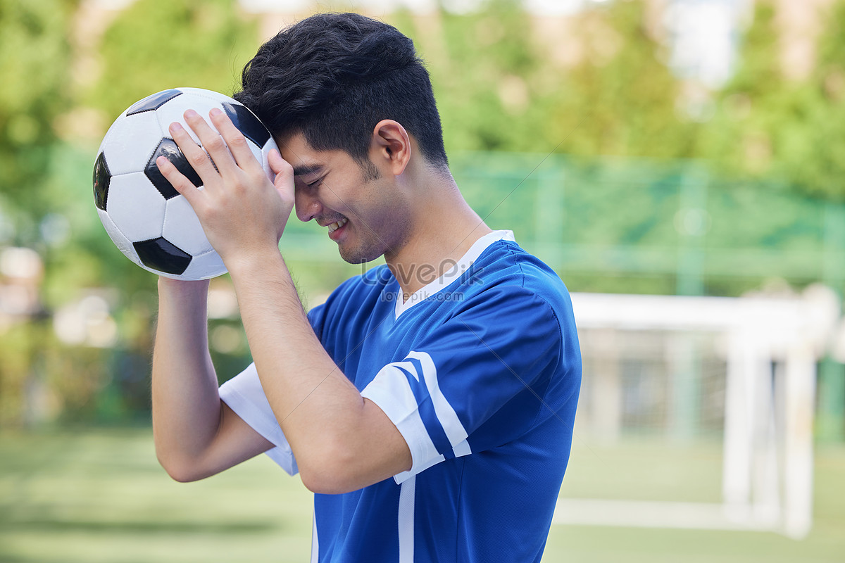 men-who-loves-football-picture-and-hd-photos-free-download-on-lovepik