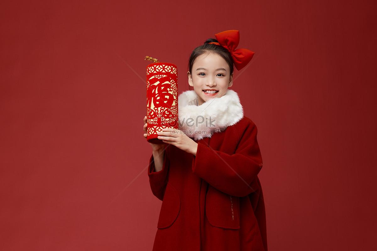 Spring Festival Little Girl Holding Firecrackers Picture And HD Photos ...