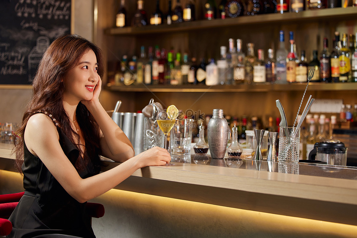 Young Beauty Bar Drinking Picture And HD Photos | Free Download On Lovepik