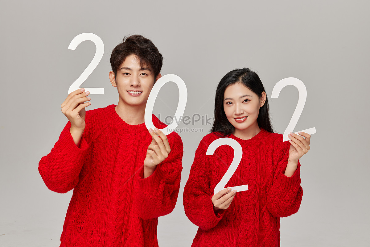 Young Couple 2022 Concept Photo Picture And HD Photos | Free Download ...