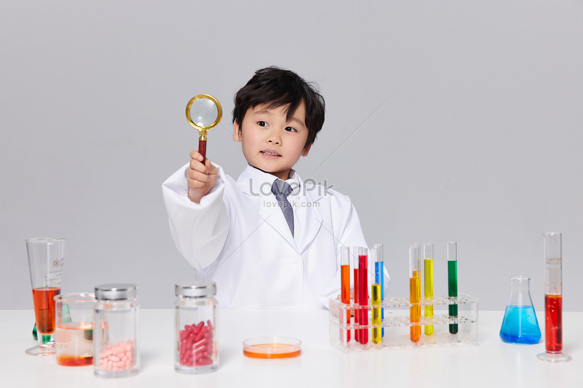 Little Boy Studying Chemistry Experiment Picture And HD Photos | Free ...