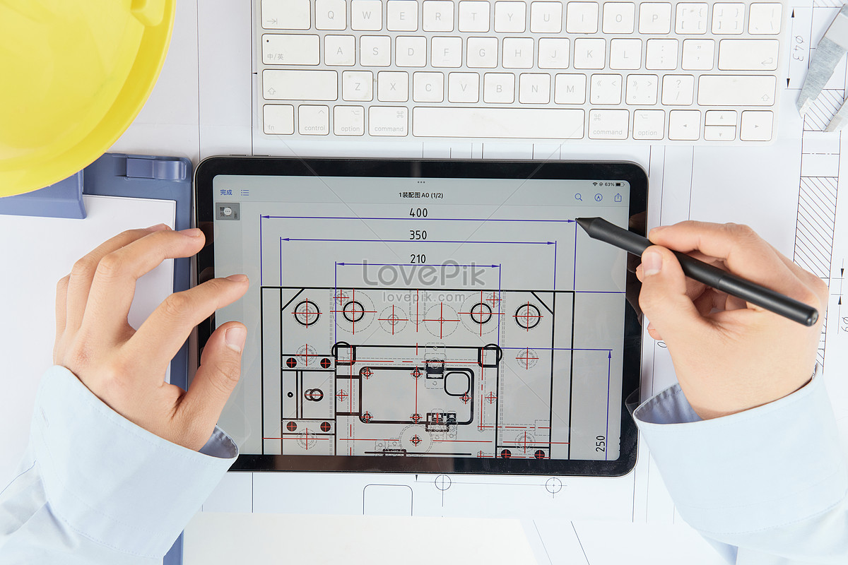 使用平板電腦設計圖紙的工程師圖片素材 圖片尺寸8192 × 5464px 高清圖案502364358