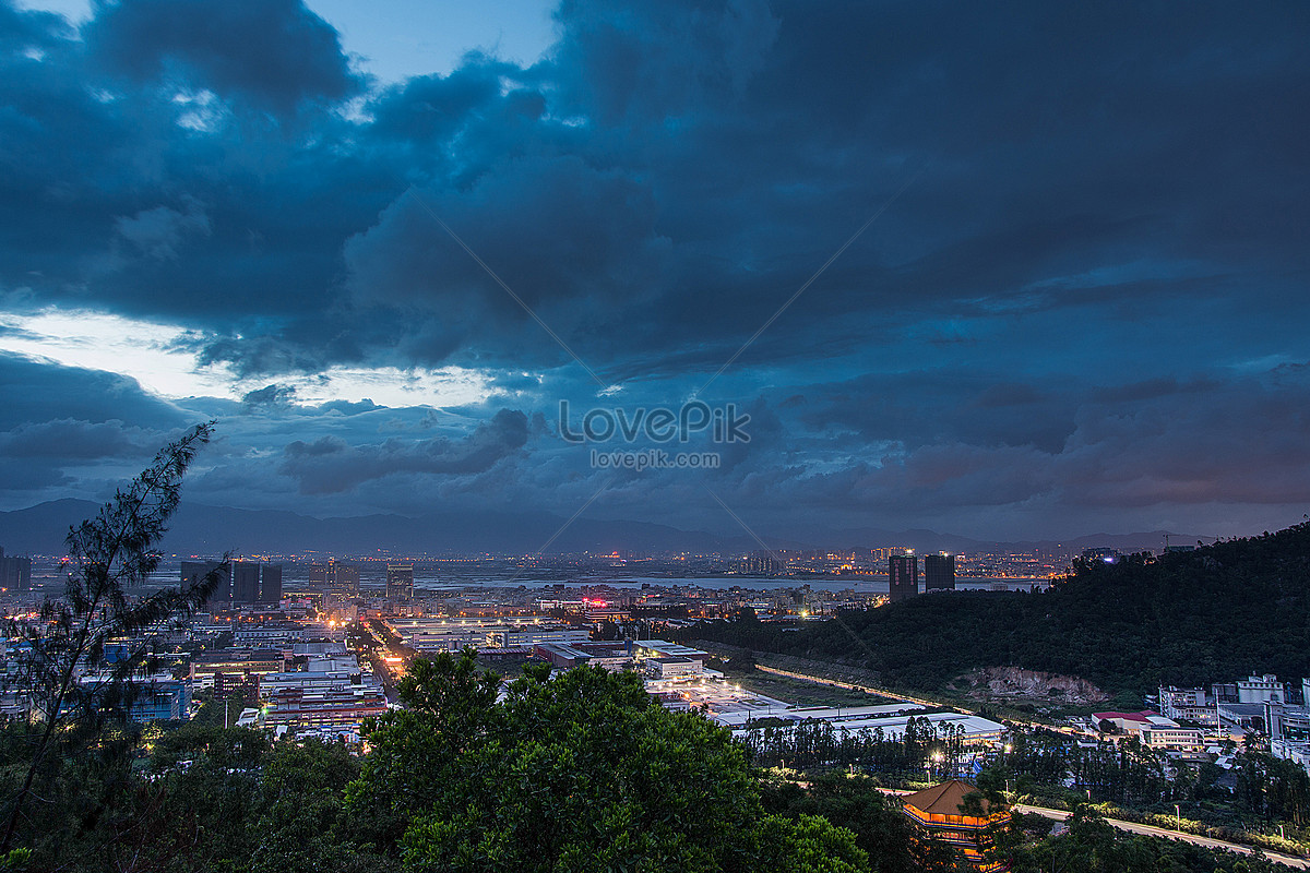 Pemandangan Kota Malam Sebelum Hujan Gambar Unduh Gratis