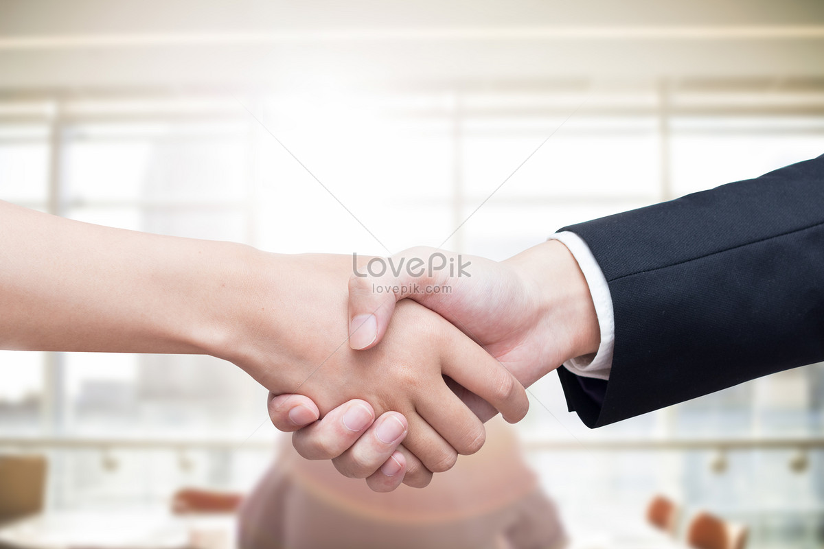 Доверие партнерство право. Команда жмет руки. Creative handshakes. Reduce confidence Footage.