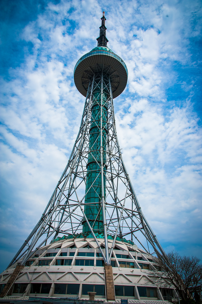 Qingdao tower. Харбин телебашня. Башня в Циндао. Циндао Китай телебашня. TV Tower Shenyang.