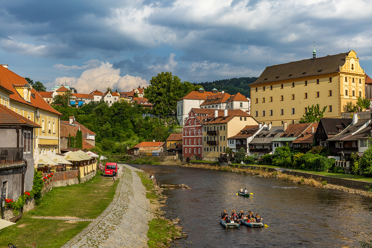 유럽에서 가장 아름다운 중세 마을 ck crumbu 이미지 _사진 500970608 무료 다운로드
