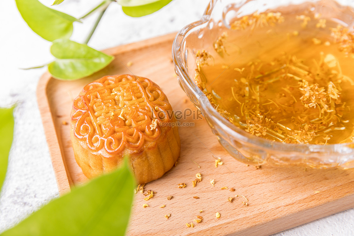 Mid autumn festival cantonese style moon cake photo image_picture free download 501025928 ...