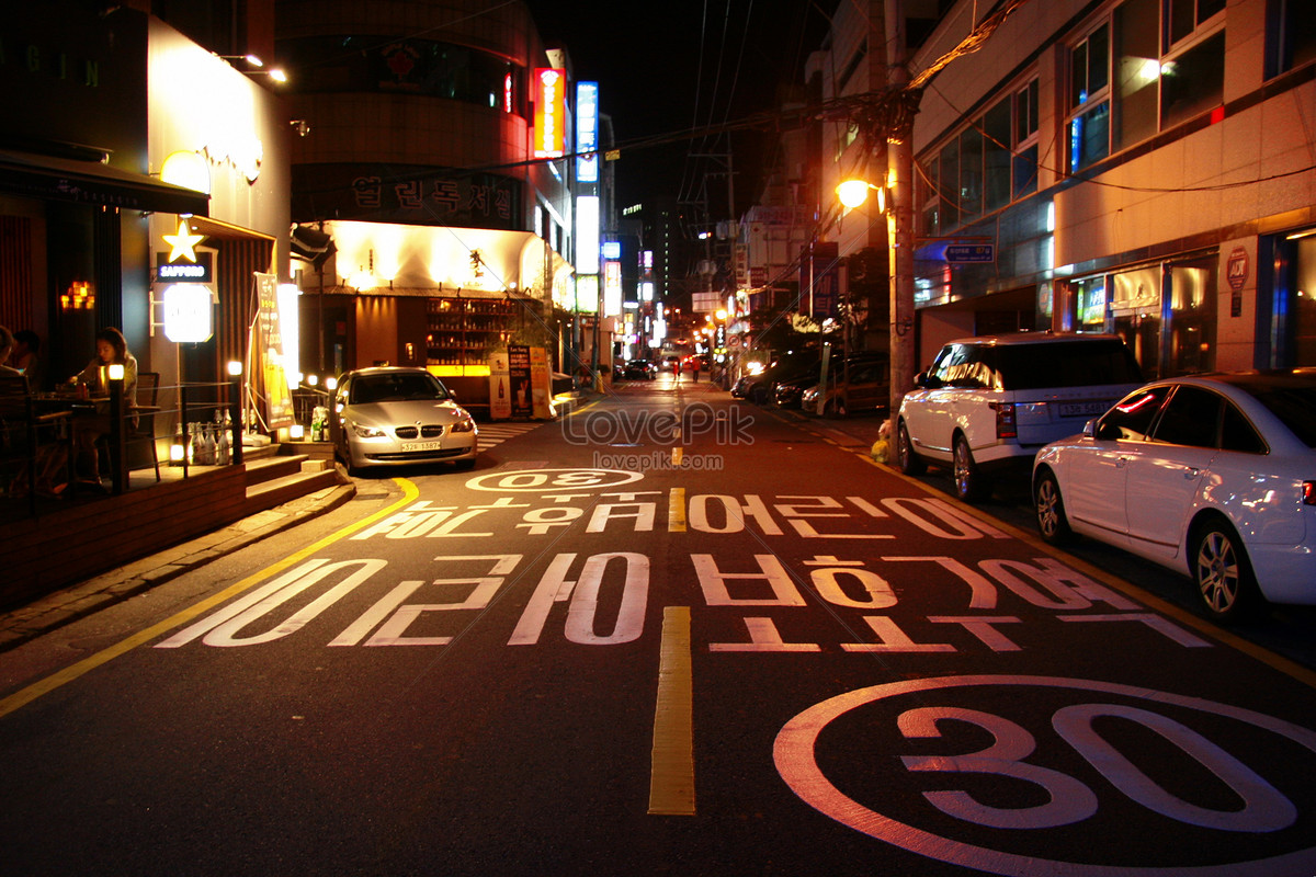 韩国首尔明洞购物街高清摄影大图-千库网