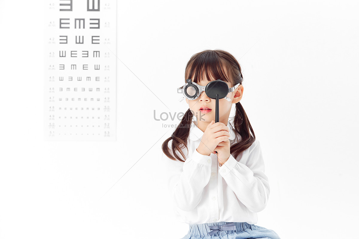 Зрение меньше 10. Картинки которые меряют зрение аппарата и где картинки люди в очках. Как измеряют зрение фото детей.