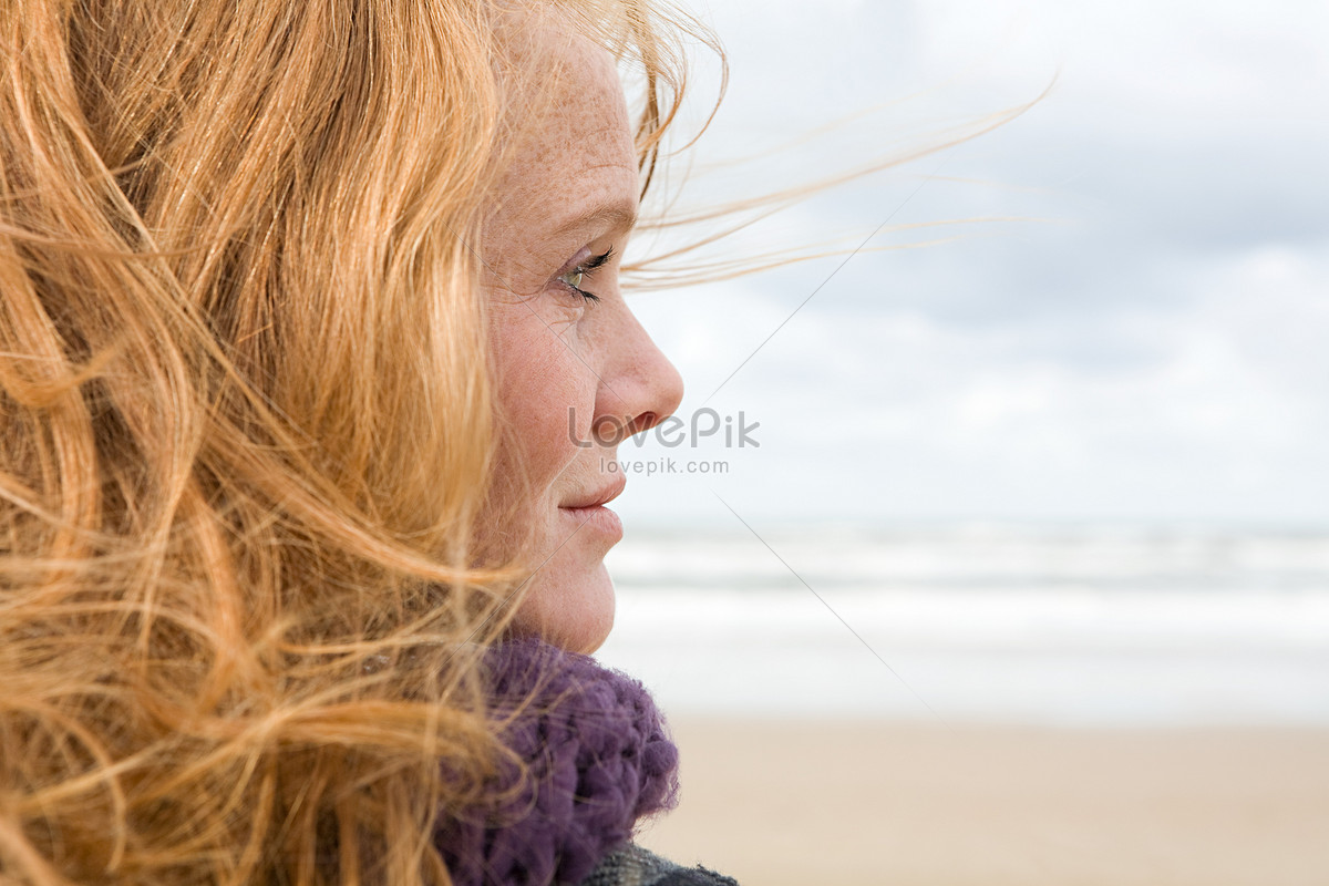 Берег женщин отзывы. Woman by the Sea.