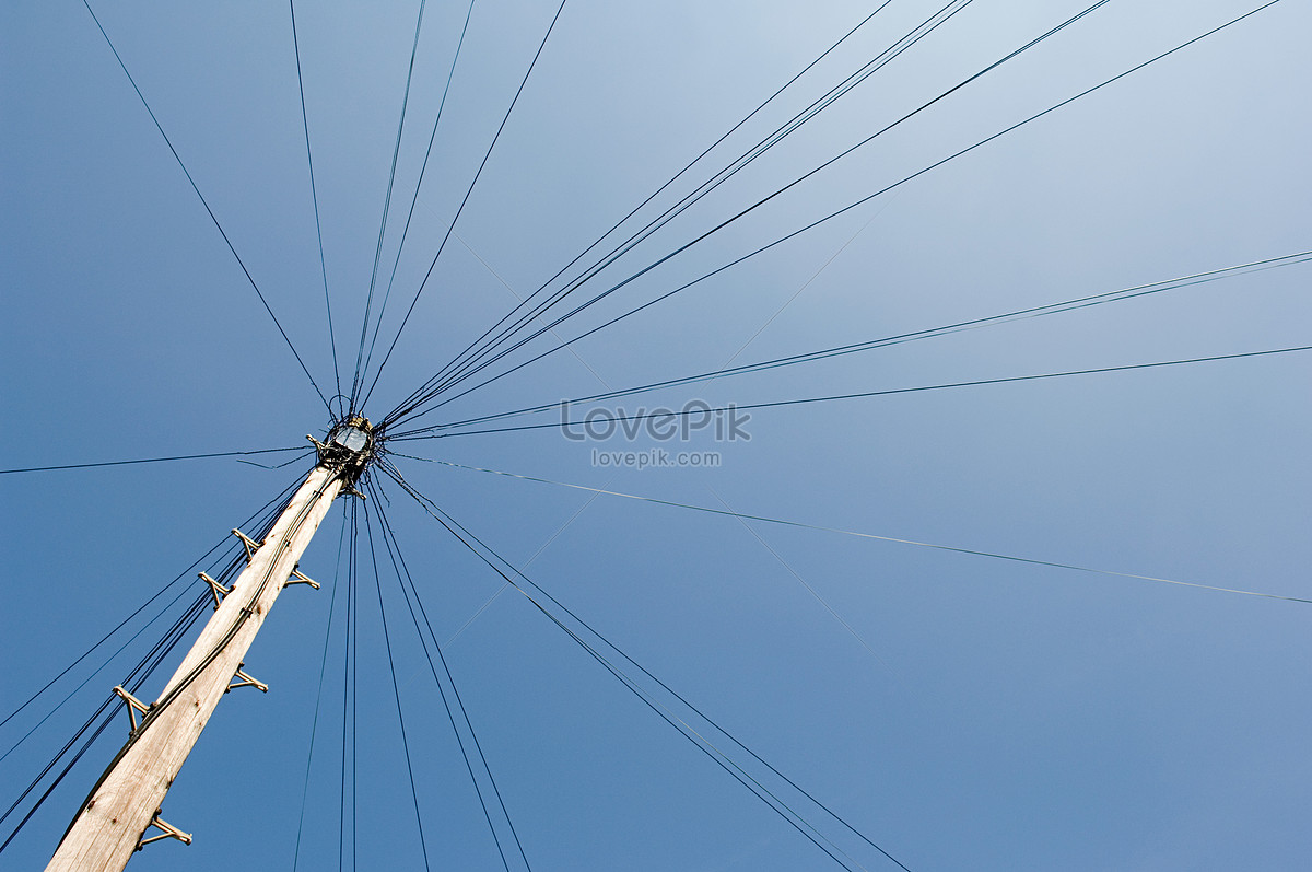 This telephone pole looks different. Телефонный столб. Столбы Телефонные 1980. Как выглядит телефонный столб. Телефонные столбы распечатать.