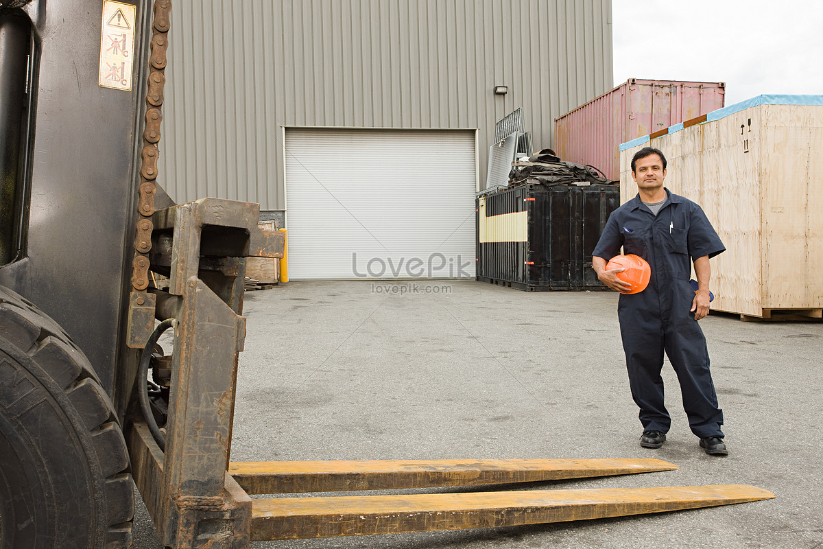 Loading area. Даешь погрузку картинки. Loading Bay by Arms. Loading Bay.