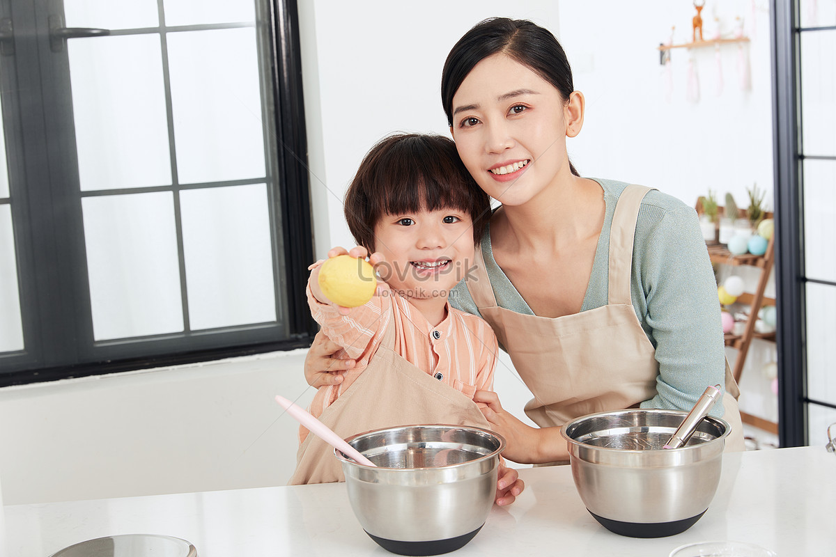 Японская мама на кухне