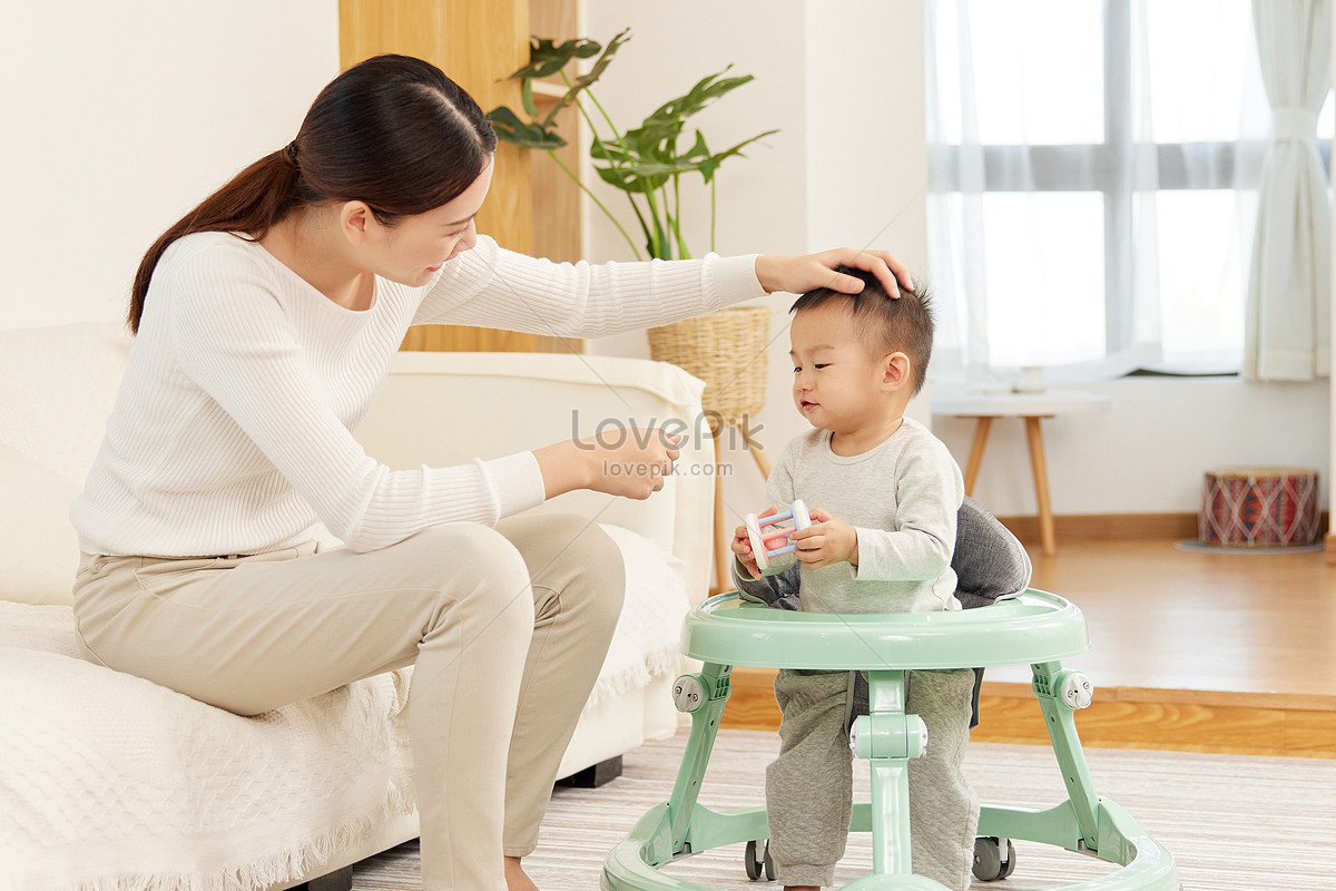 Baby Walker Photos, Download The BEST Free Baby Walker Stock Photos & HD  Images