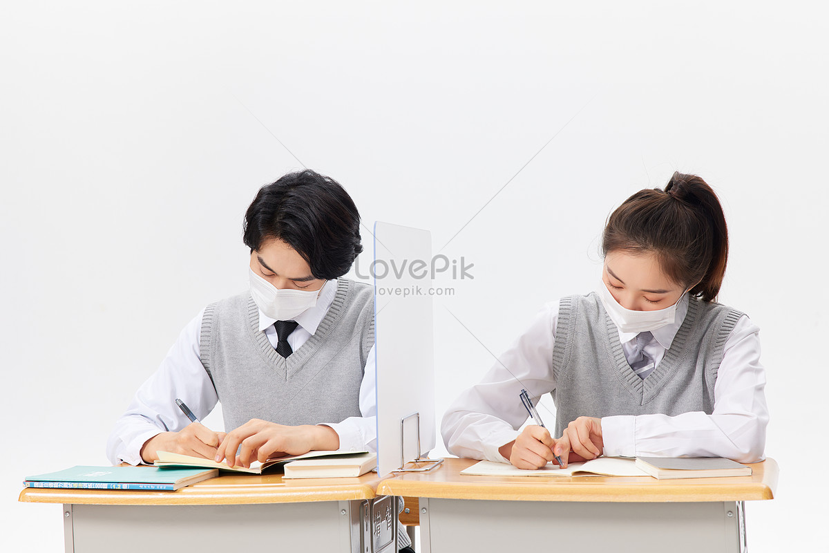 Students wearing masks doing homework in class, student wear, creative kids, young HD Photo