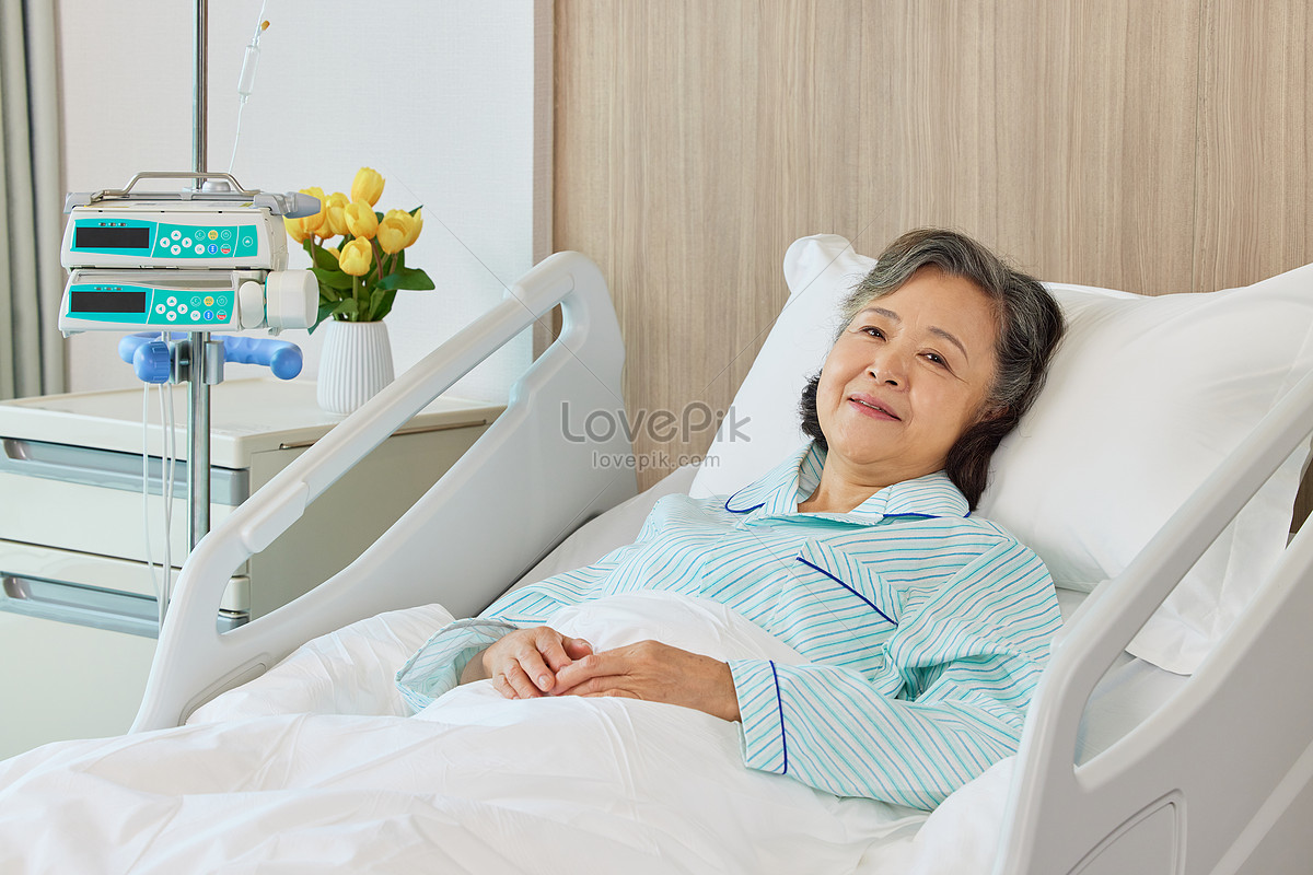Удобные кровати для одиноких стариков - VK Добро